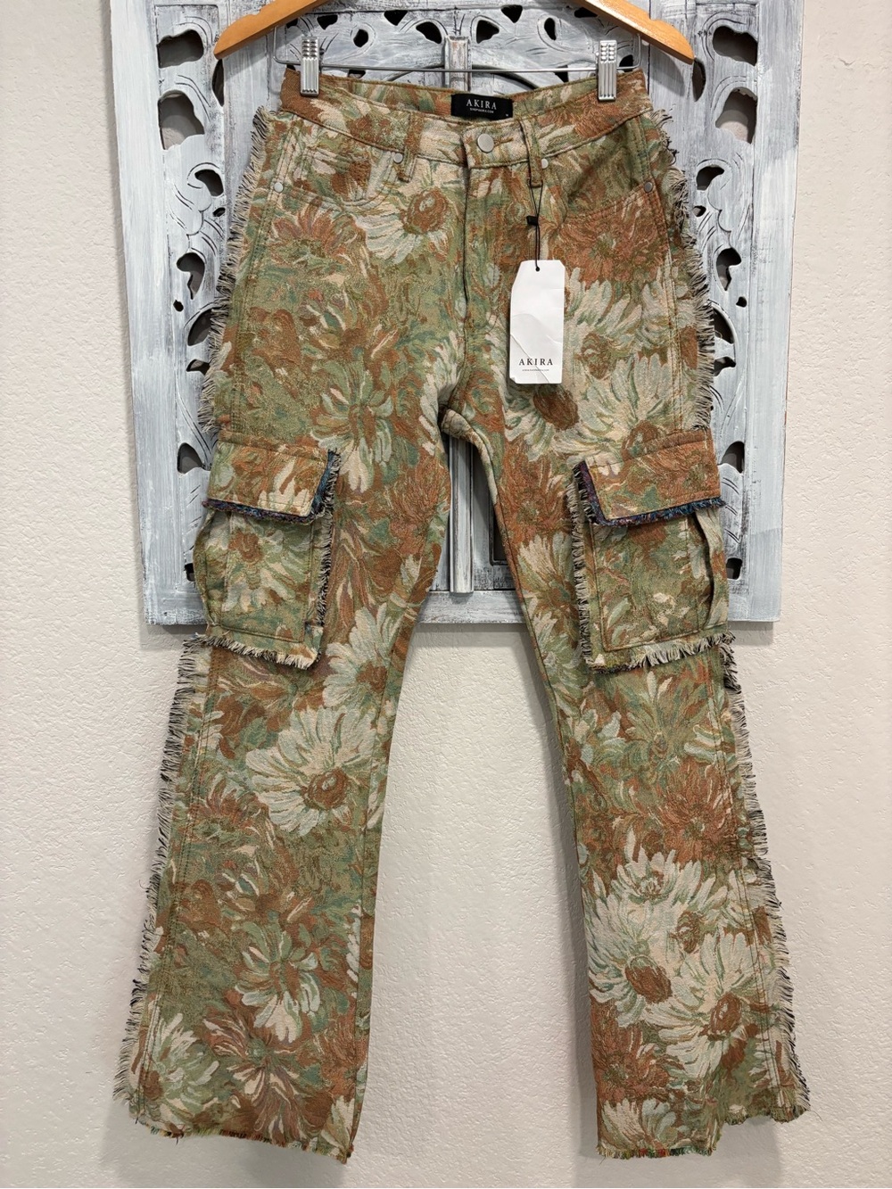 NEW Akira Always Blooming Green Tapestry Cargo Pants Size M